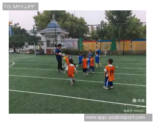 小孩足球培训机构助力孩子成长培养团队精神与运动能力